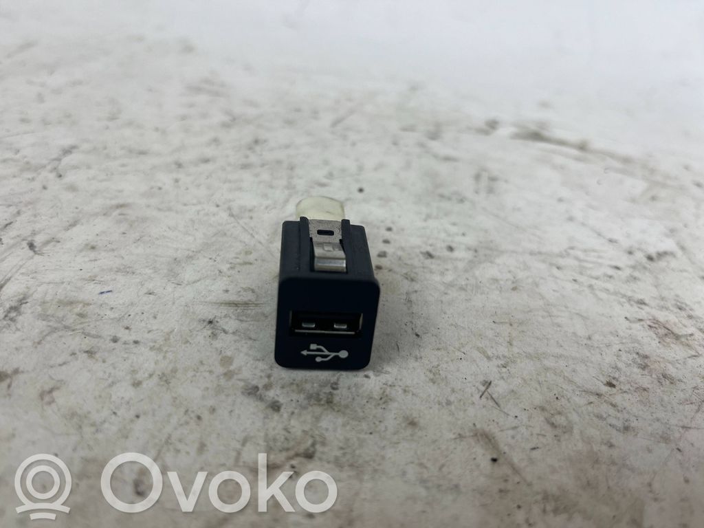 BMW X5 E70 USB jungtis 