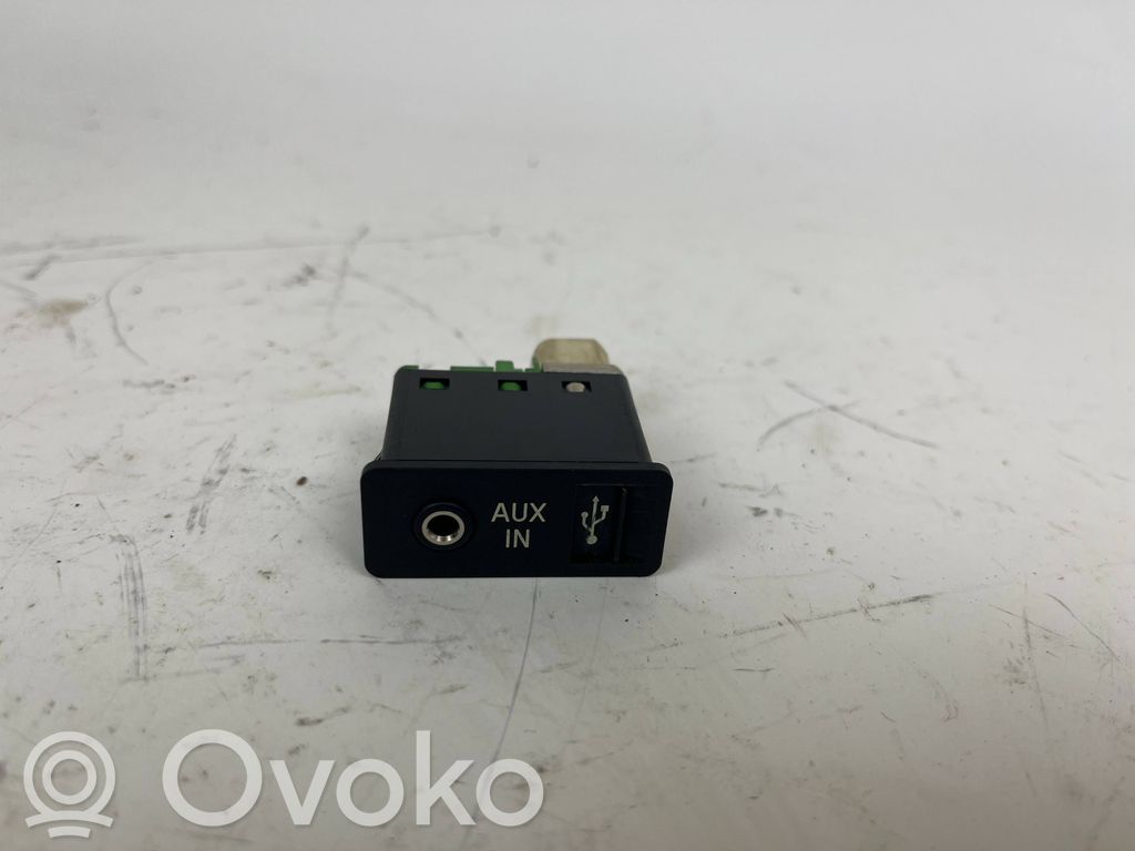 BMW X6 M AUX in-socket connector 