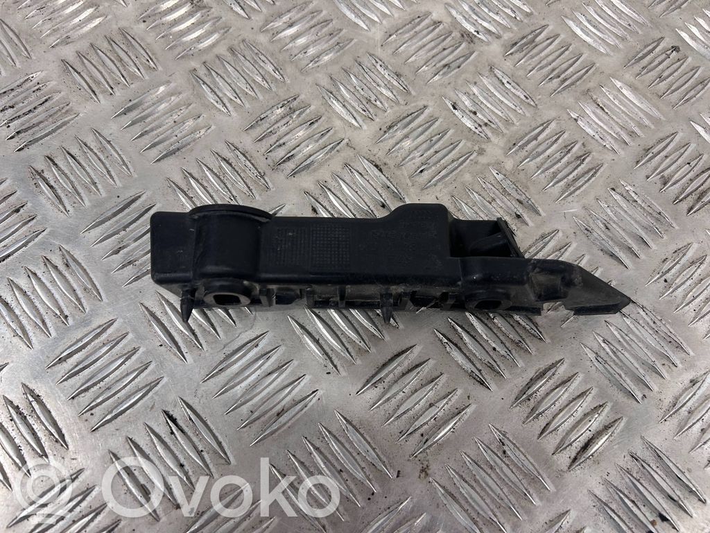 Front bumper mounting bracket   8T0807283C