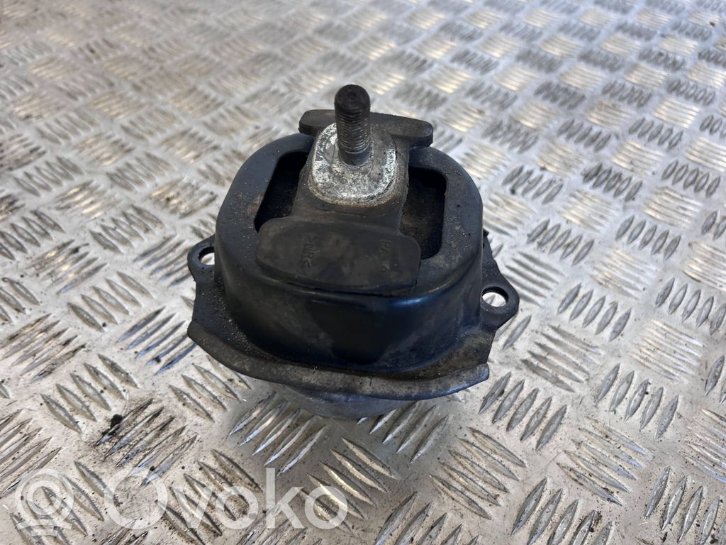 Engine mount bracket   6780653
