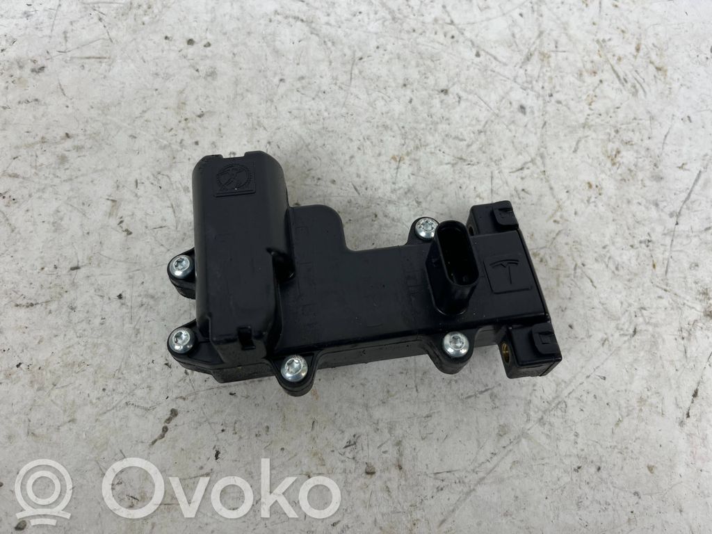 Tesla Model X Door control unit/module 