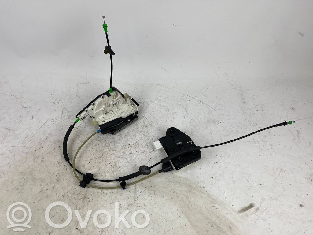 Tesla Model X Priekšpusē slēdzene 