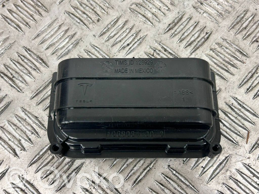Tesla Model X Ventilācijas režģis 