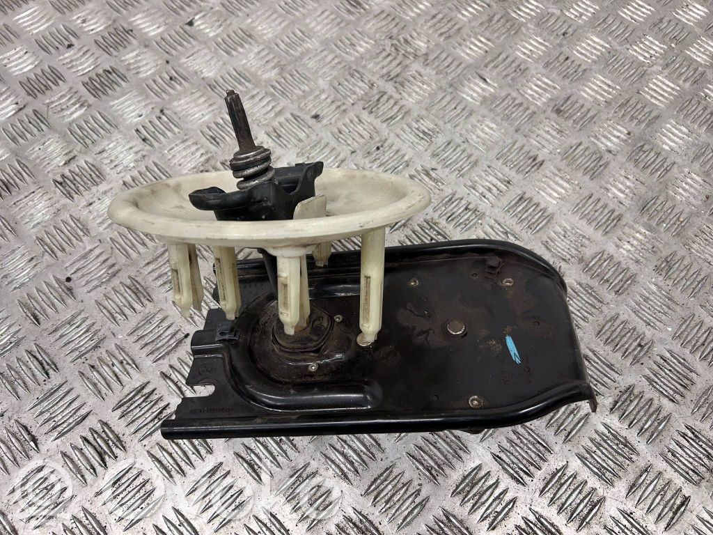 Dodge Durango Spare wheel mounting bracket 