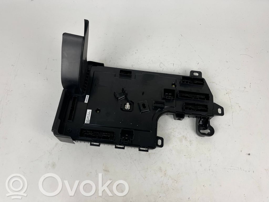 Tesla Model 3 Comfort/convenience module 