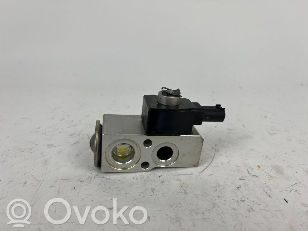 Tesla Model 3 Air conditioning (A/C) expansion valve 