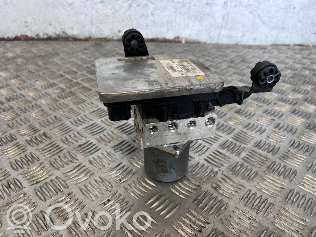 ABS-pumppu   6892278