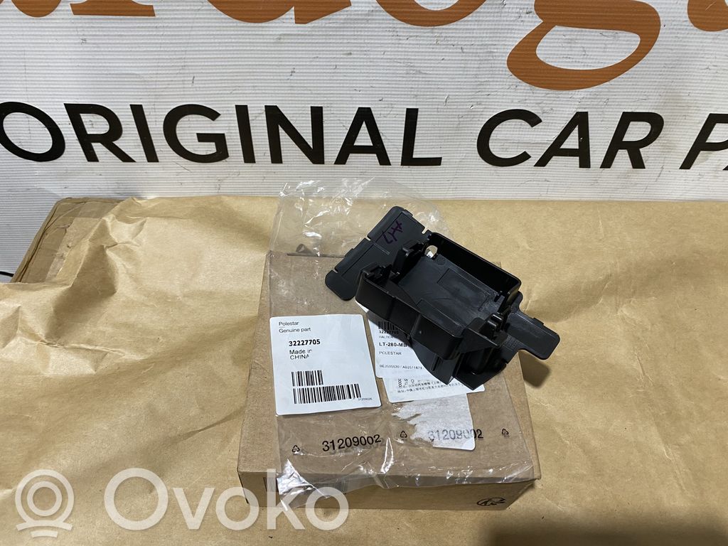 Front bumper mounting bracket   32227705