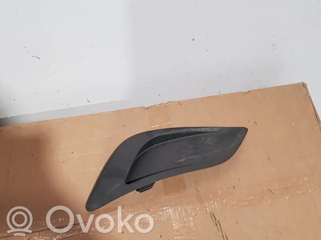 Priekšējais režģis   8M5119952BE