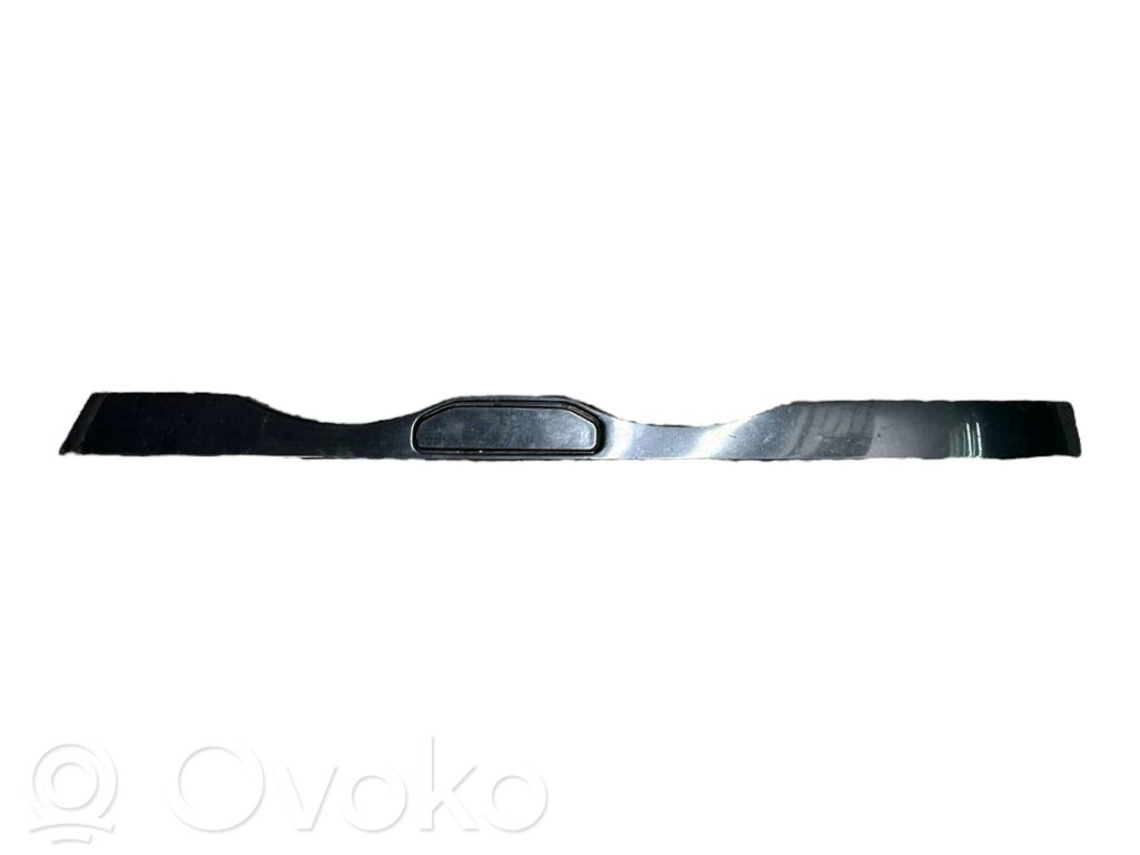 BMW 3 E46 Priekinio žibinto apdaila 