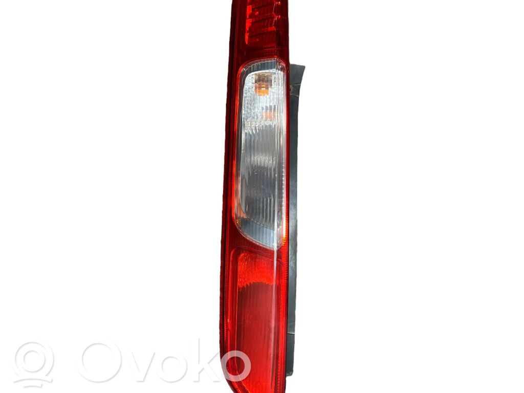Ford Focus Задний фонарь в кузове 