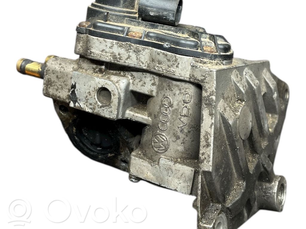 Volkswagen PASSAT B6 Válvula EGR 