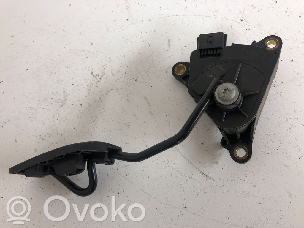 Nissan Note (E11) Akceleratoriaus pedalas 