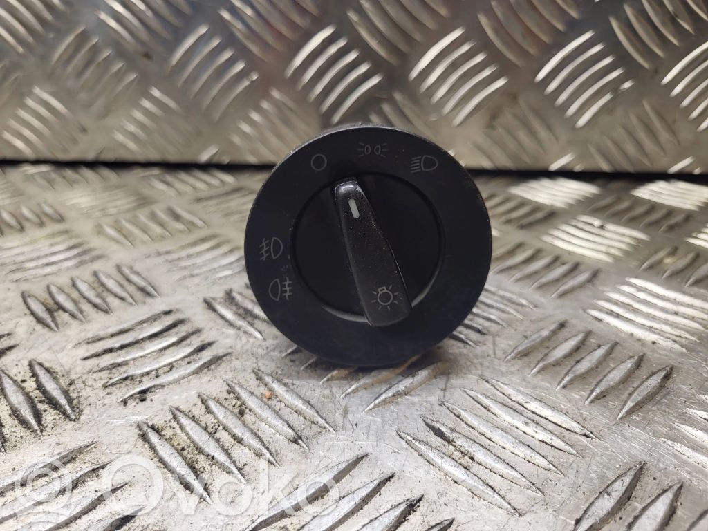 Skoda Octavia Mk1 (1U) Light switch 