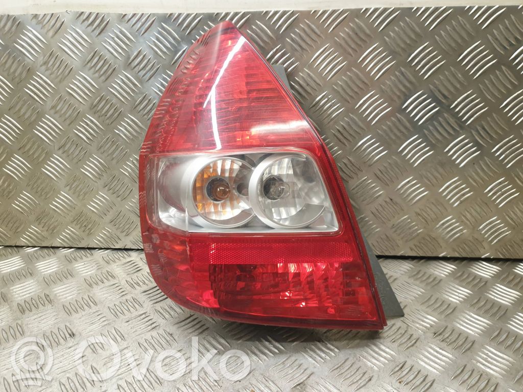Honda Jazz Aizmugurējais lukturis virsbūvē 