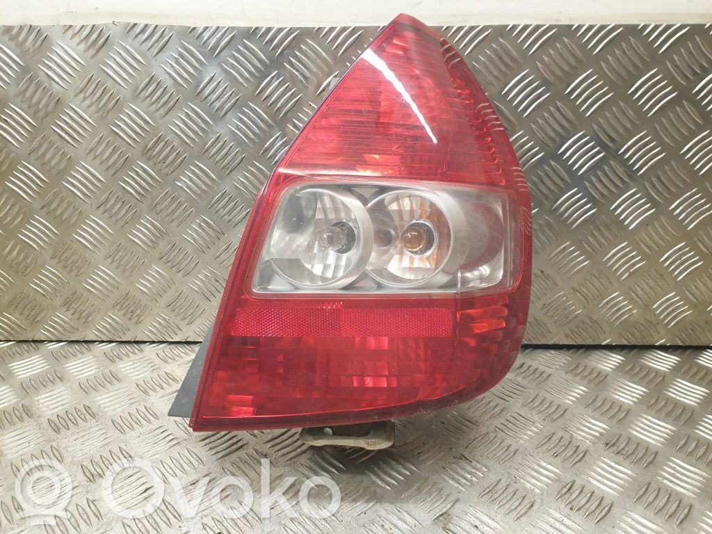 Honda Jazz Aizmugurējais lukturis virsbūvē 