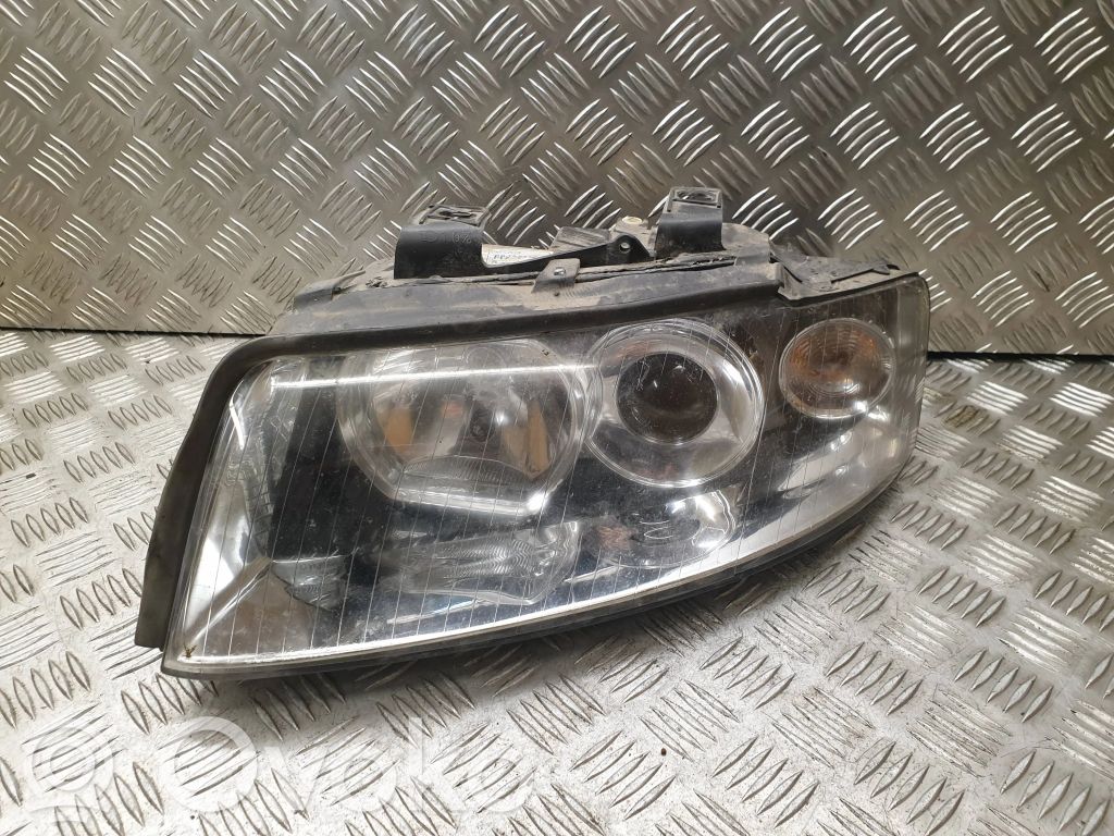 Audi A4 S4 B6 8E 8H Priekinis žibintas 