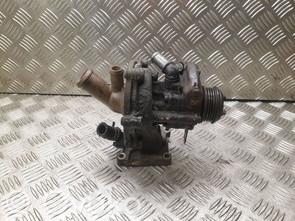 Ford Mondeo Mk III Ohjaustehostimen pumppu 