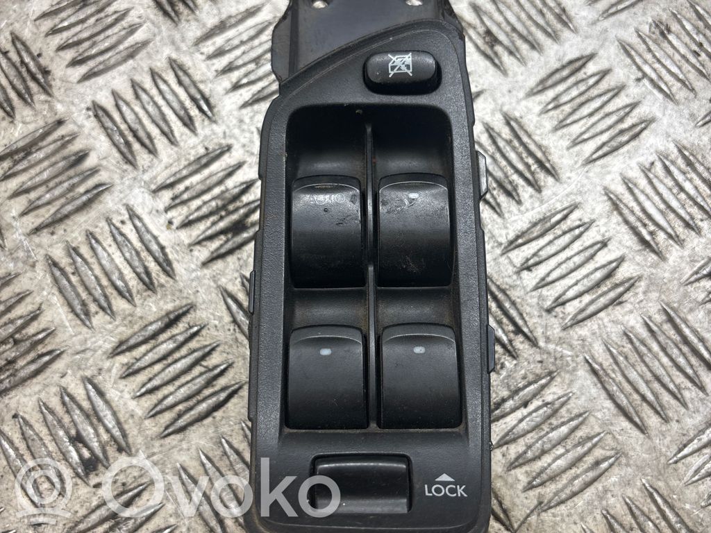 Electric window control switch   M020