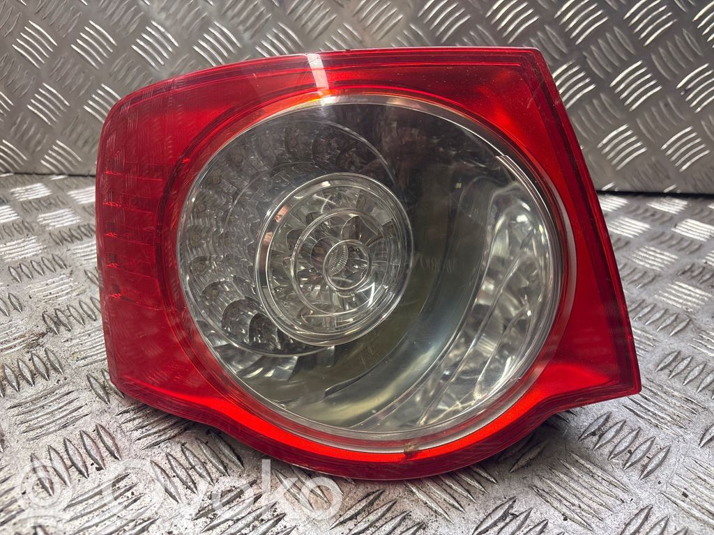 Volkswagen Jetta V Luci posteriori 