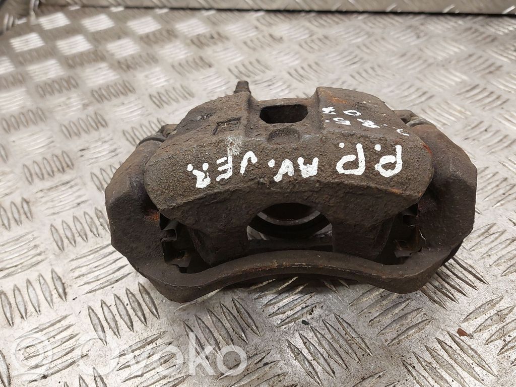 Toyota Avensis Verso Zacisk hamulcowy przedni 
