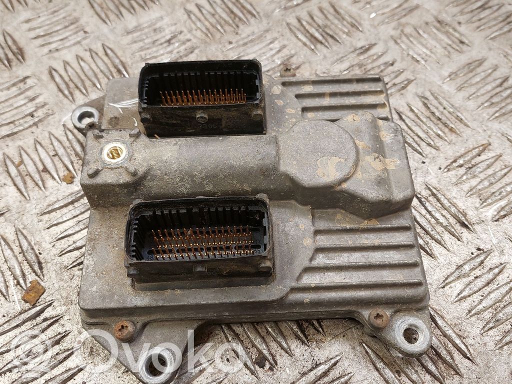 Opel Vectra C Engine control unit/module 