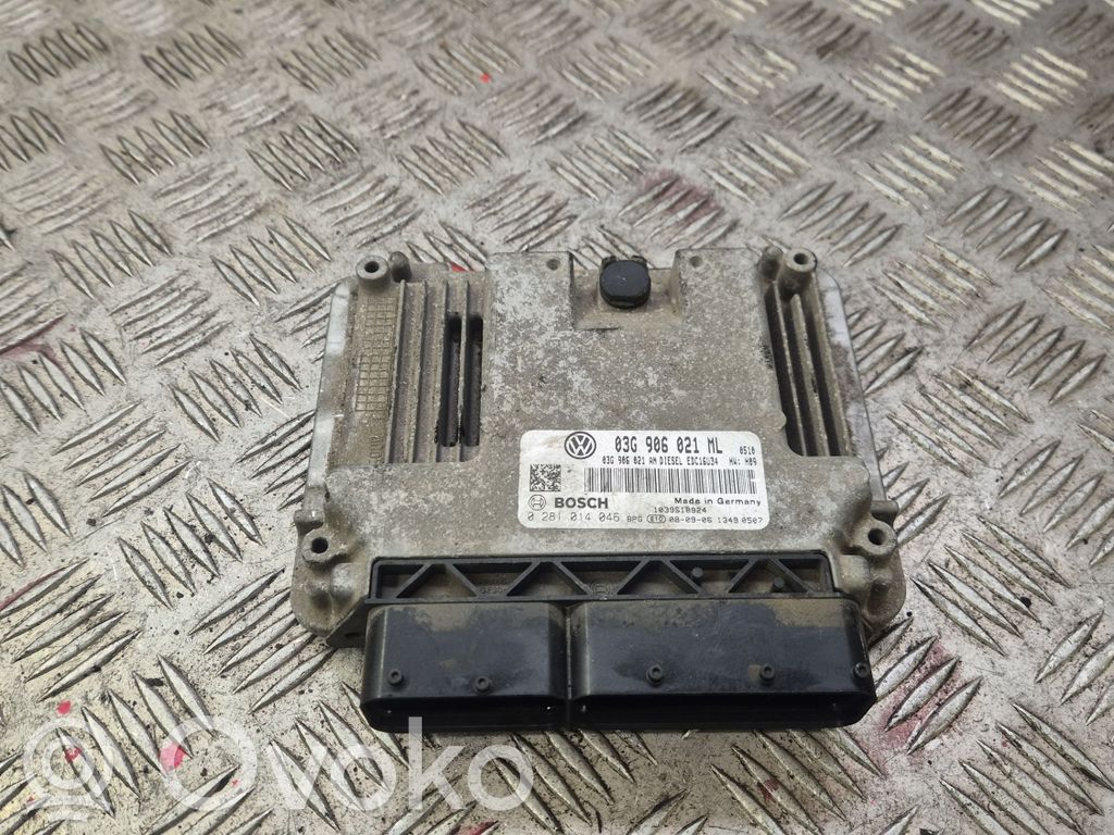 Volkswagen Touran I Engine control unit/module 