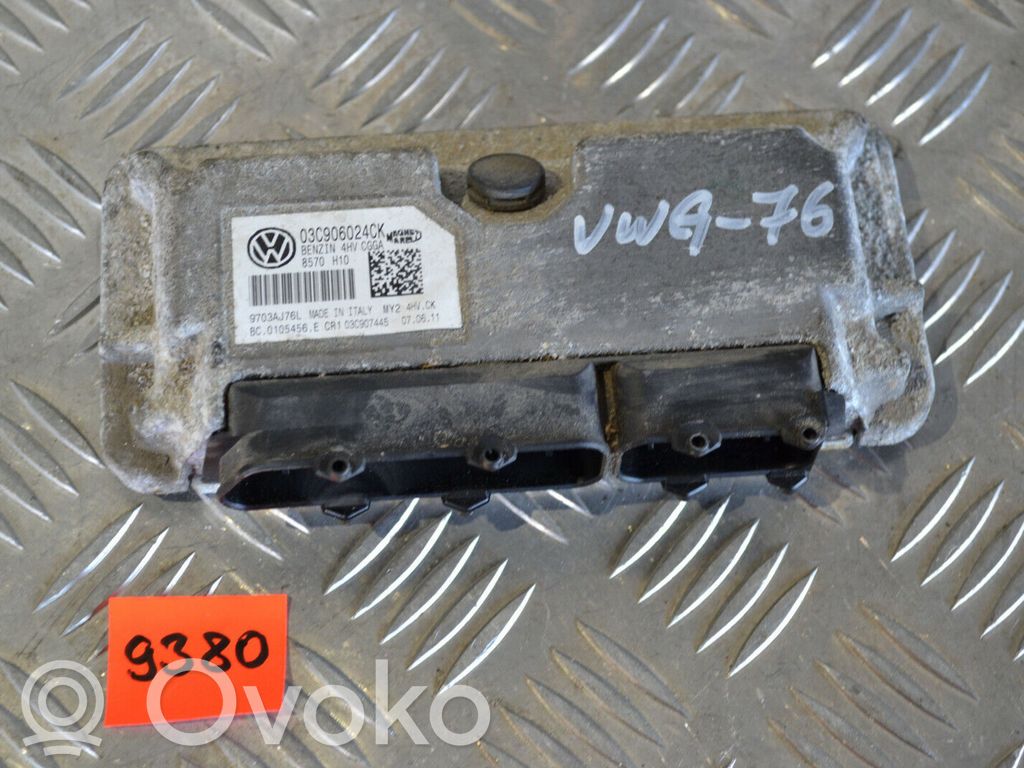 Volkswagen Golf VI Engine control unit/module 