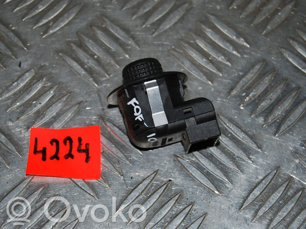 Ford Focus Wing mirror switch 