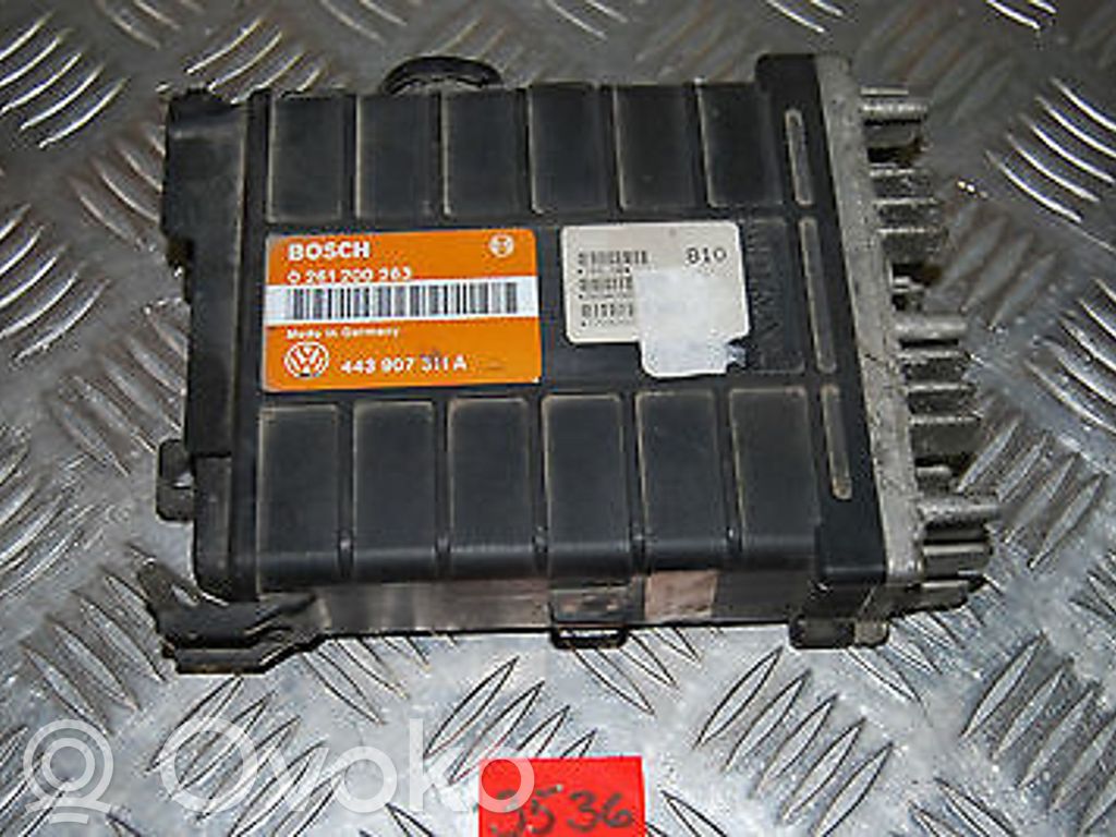 Volkswagen PASSAT B4 Engine control unit/module 