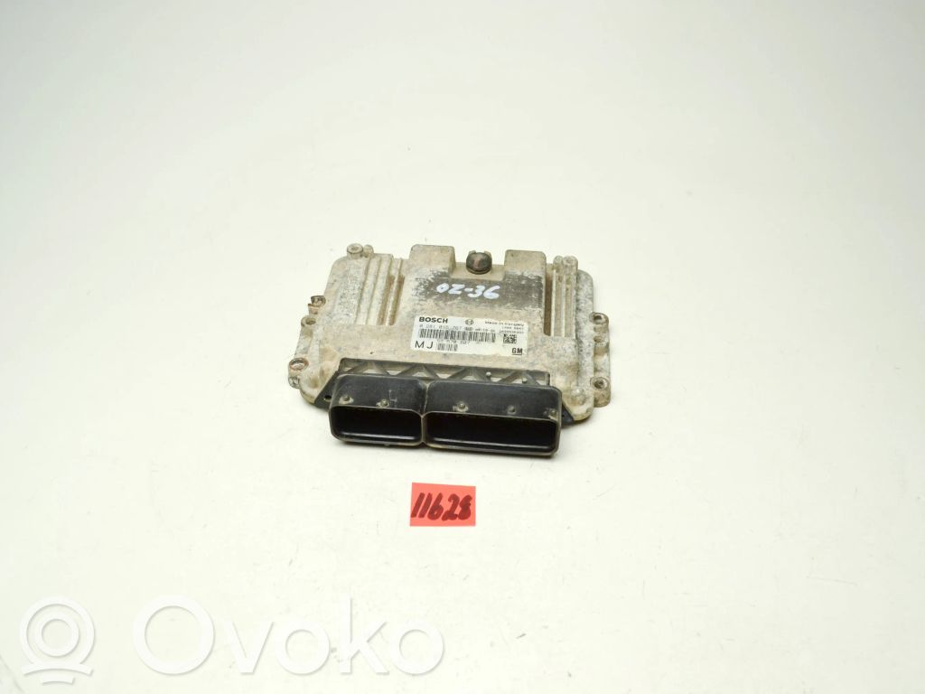 Opel Zafira B Engine control unit/module 