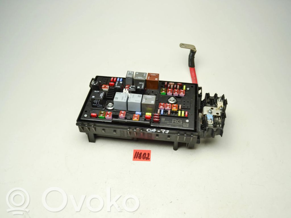 Vauxhall Astra J Fuse module 