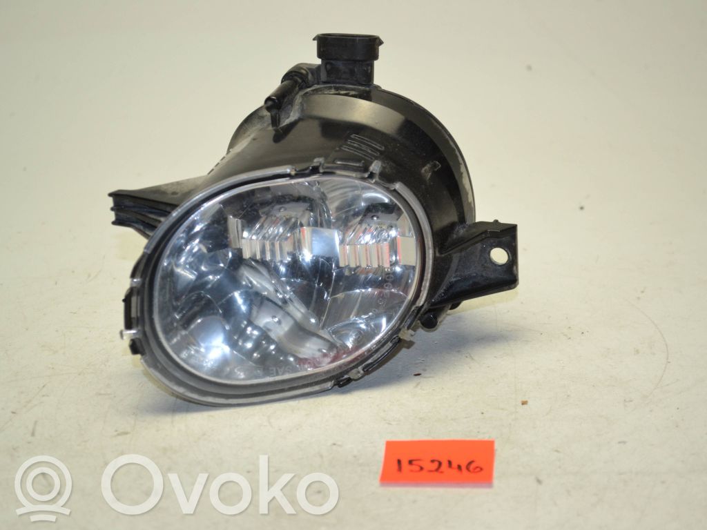Volvo C30 Miglas lukturis priekšā 