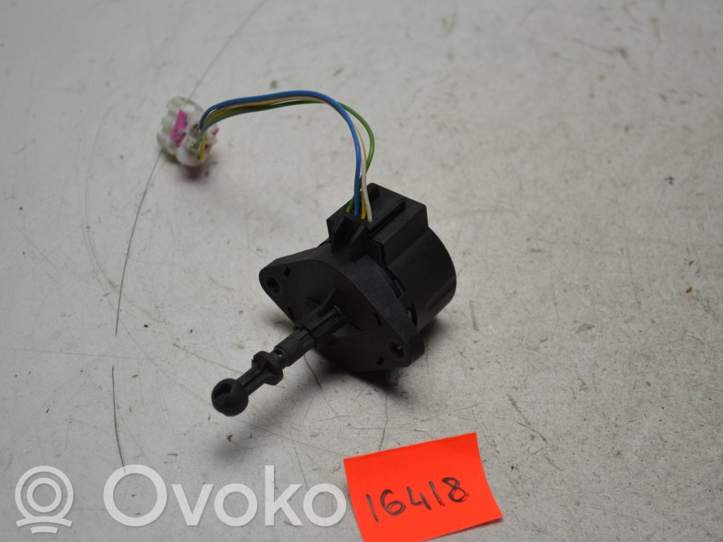 BMW 3 E46 Headlight level adjustment motor 