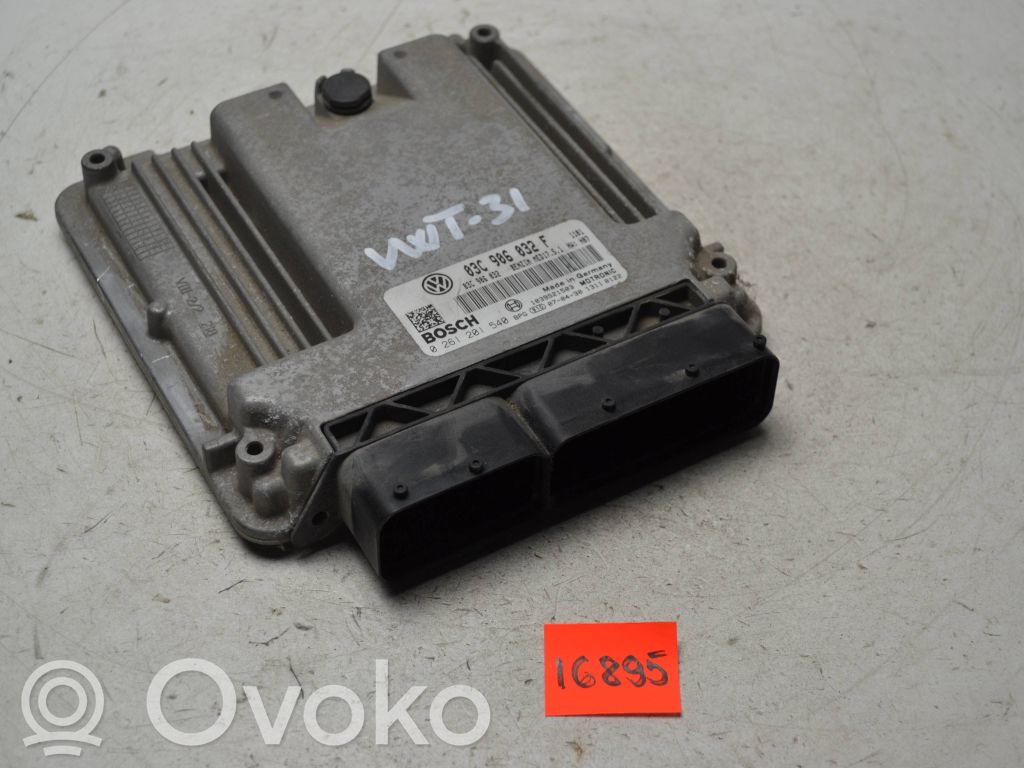 Volkswagen Touran I Engine control unit/module 