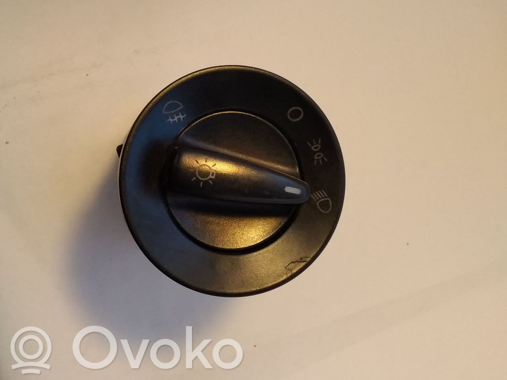 Light switch   0452002,KLO3B0941531