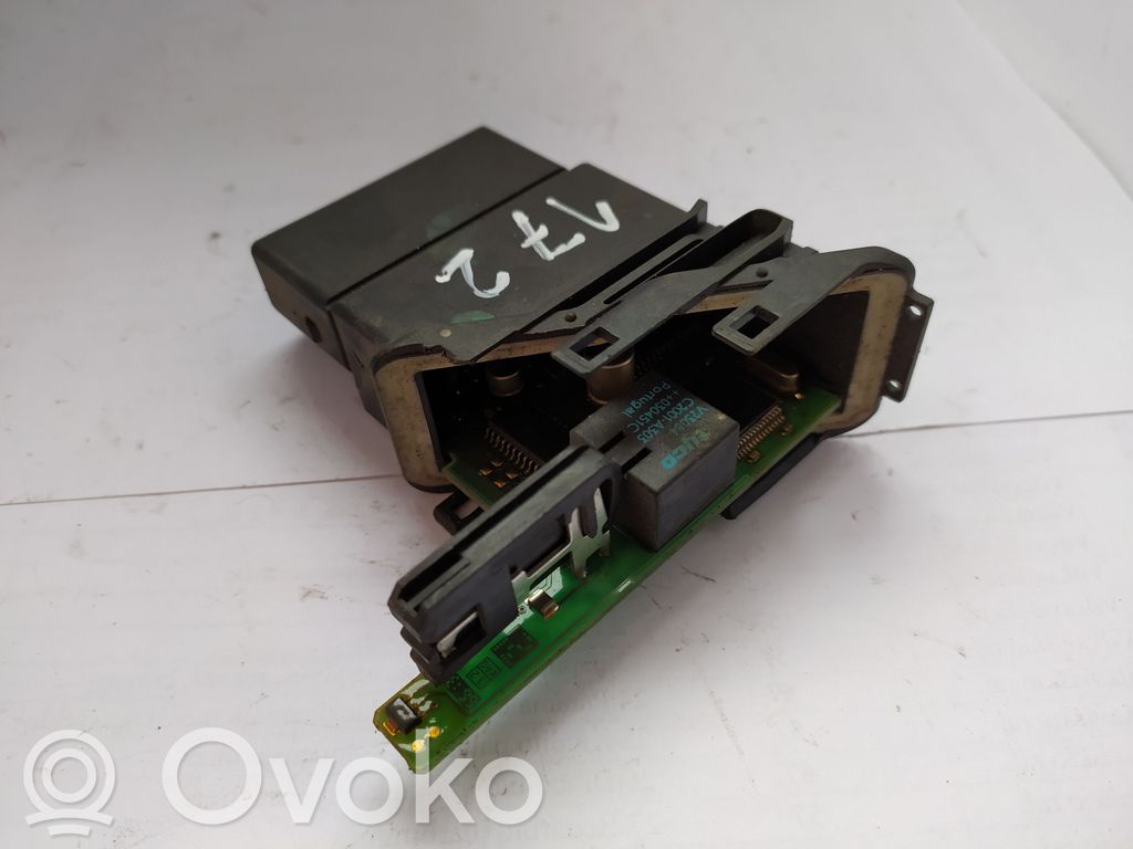 Volkswagen PASSAT B5.5 Silniczek podnoszenia szyby drzwi tylnych 