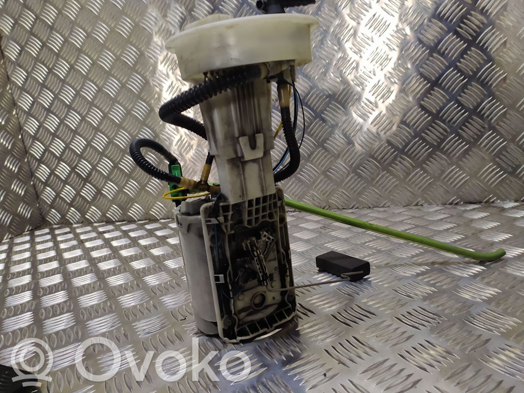 Audi A4 S4 B6 8E 8H Bomba interna de combustible 