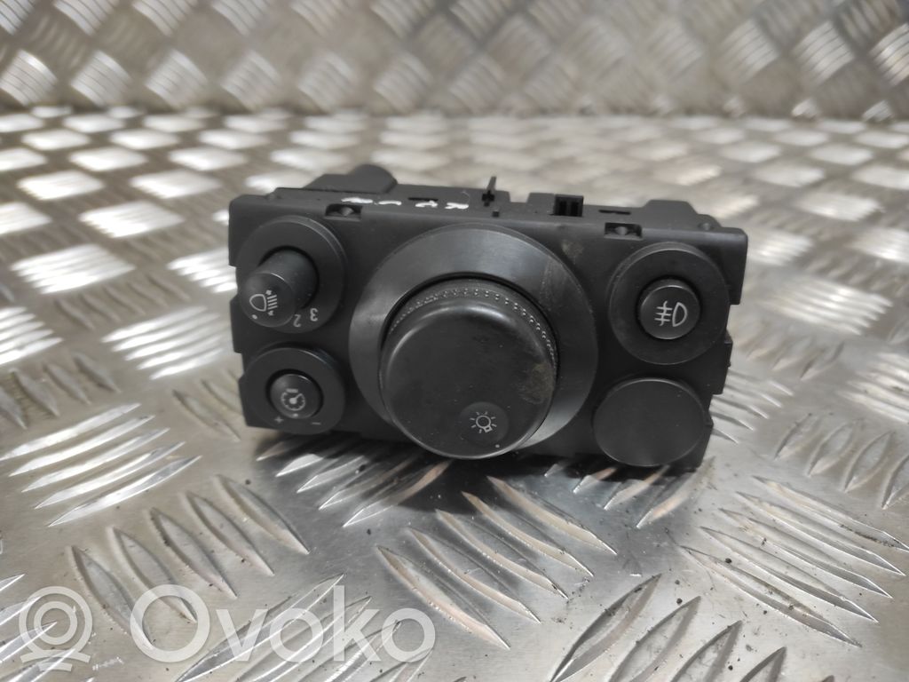 Opel Astra H Light switch 