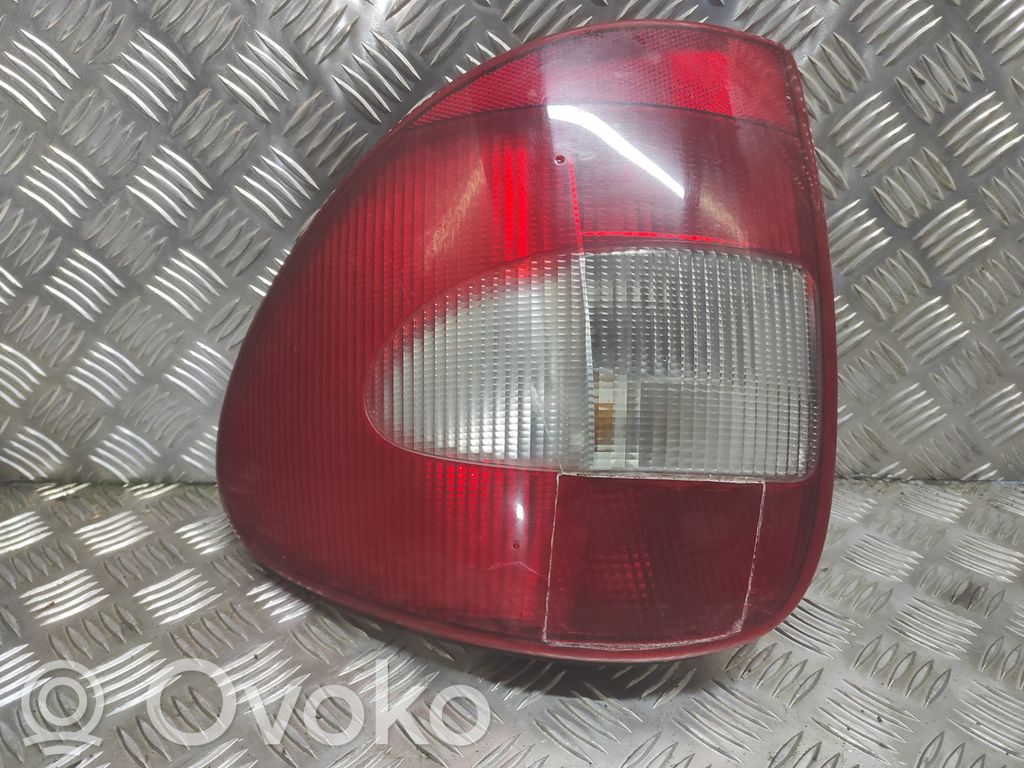 Dodge Caravan Luz trasera/de freno 