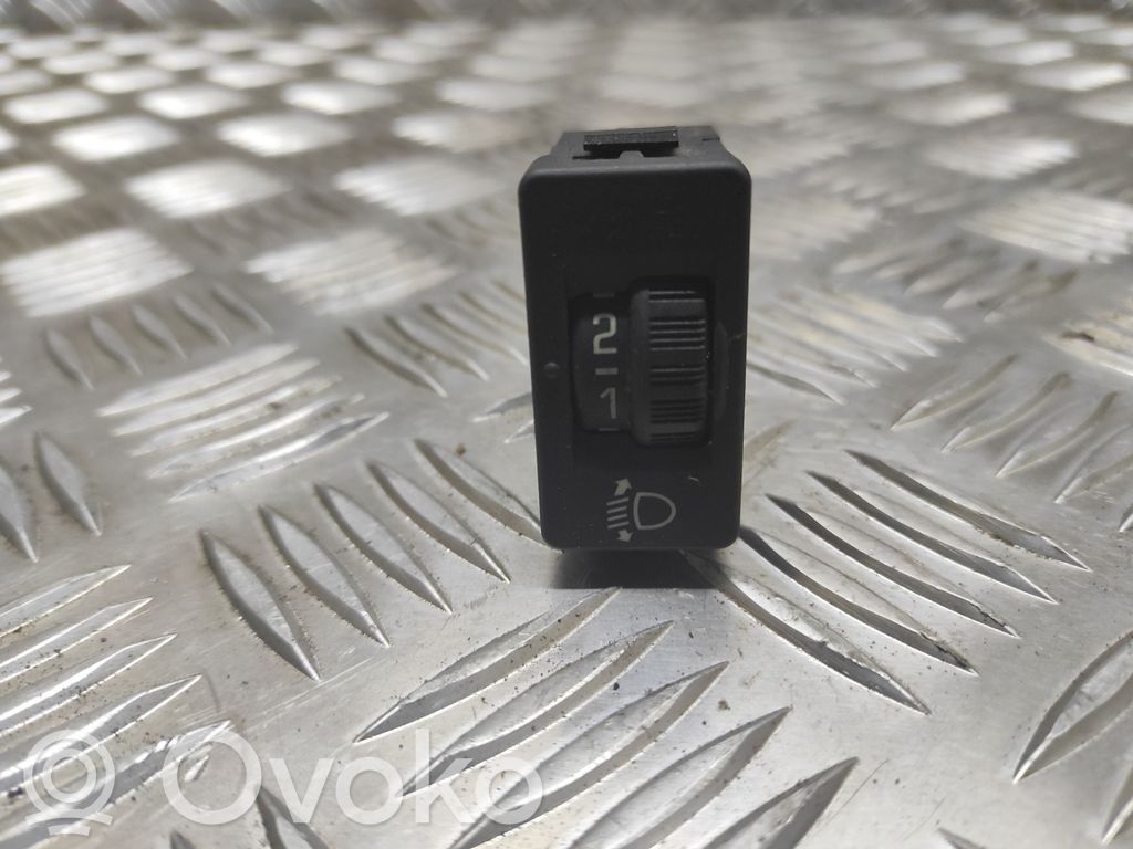 Headlight level height control switch   96366692XT,95835