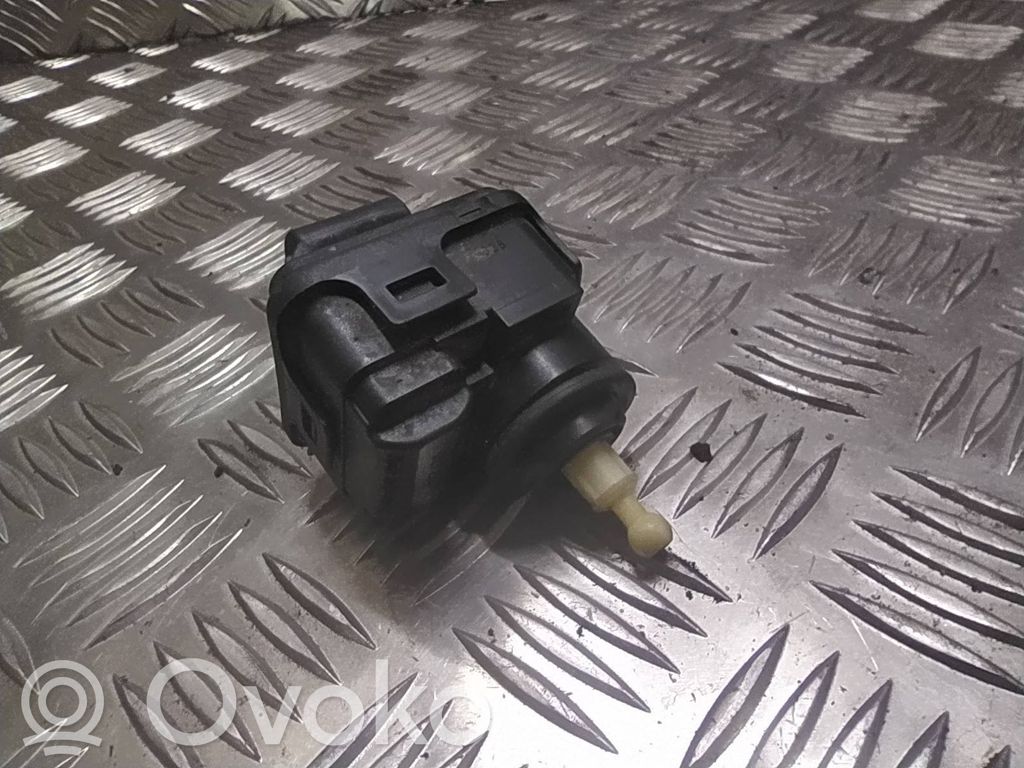 Audi A6 S6 C5 4B Scheinwerferstellmotor 