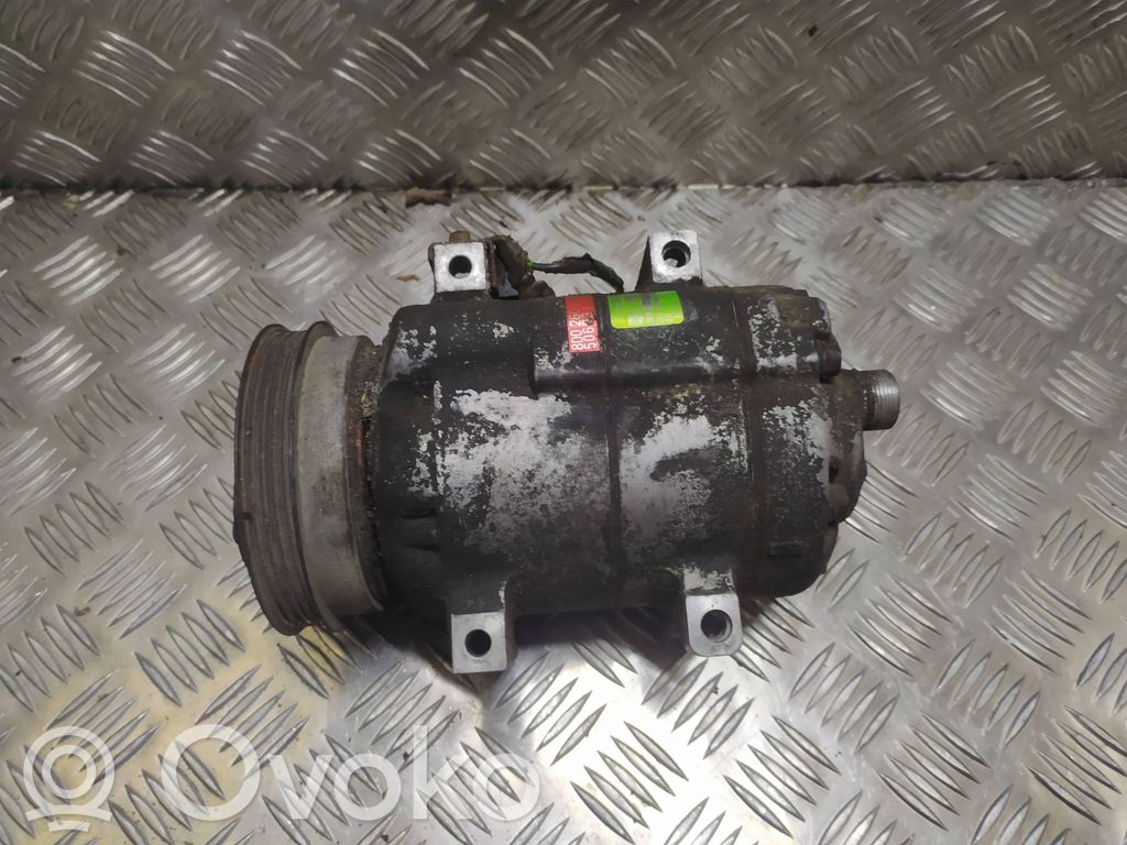 Audi A4 S4 B5 8D Ilmastointilaitteen kompressorin pumppu (A/C) 