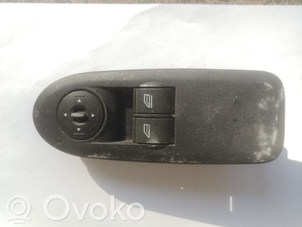 Ford Focus Electric window control switch 