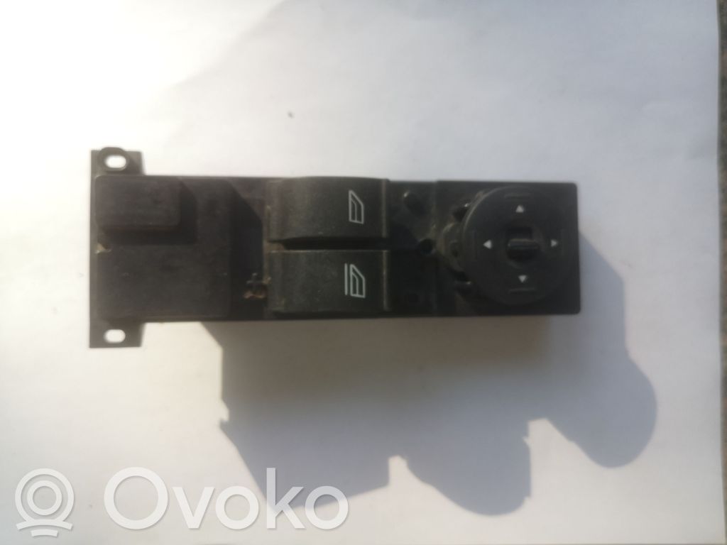 Ford Focus Electric window control switch 