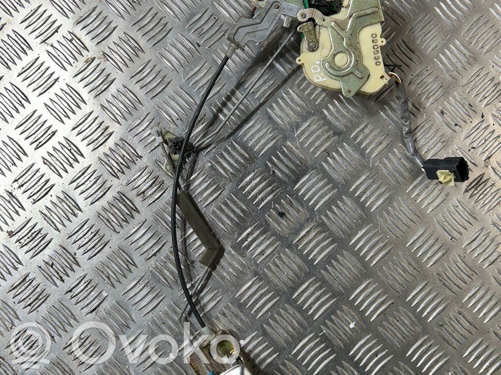 KIA Sorento Priekšpusē slēdzene 