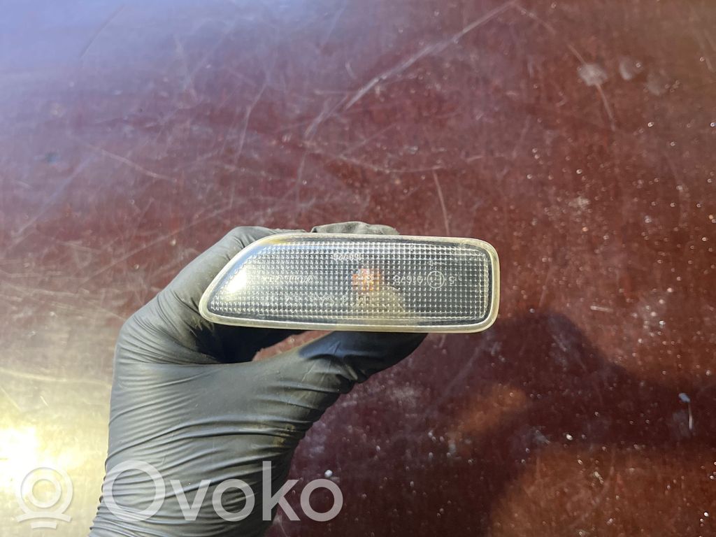 Volvo S60 Kierunkowskaz błotnika przedniego 