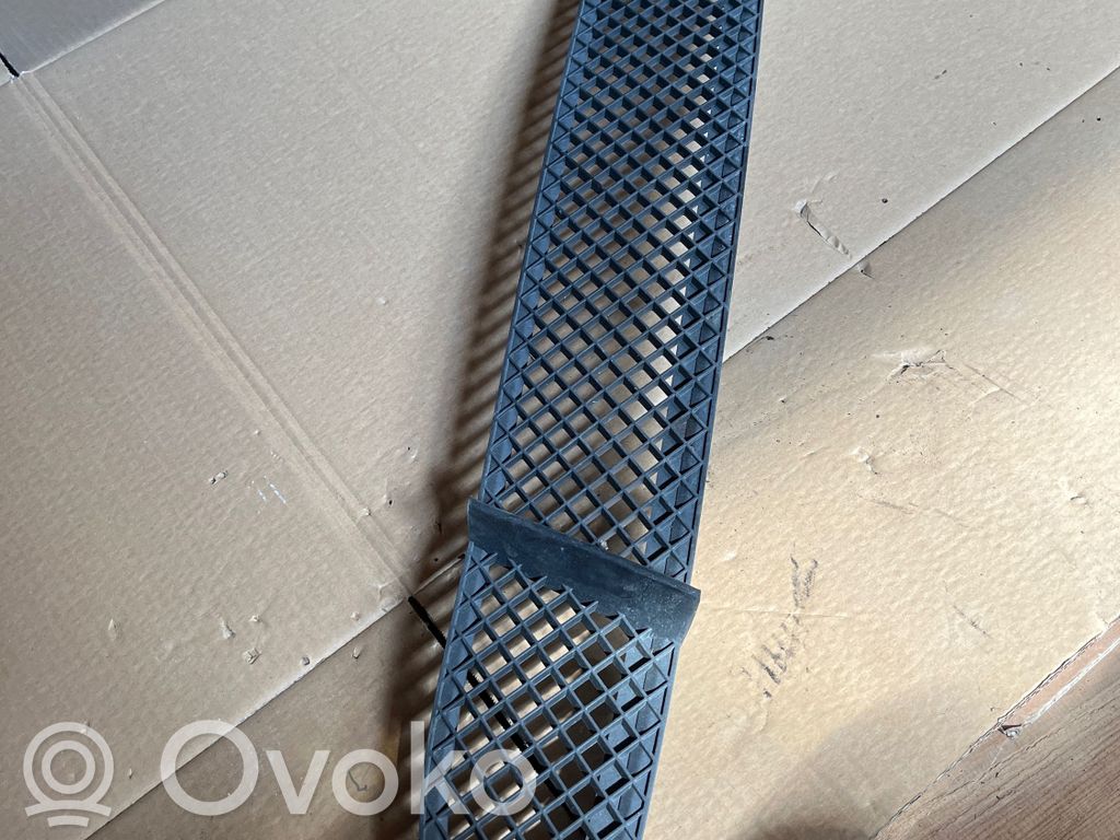 BMW 1 E81 E87 Front bumper lower grill 