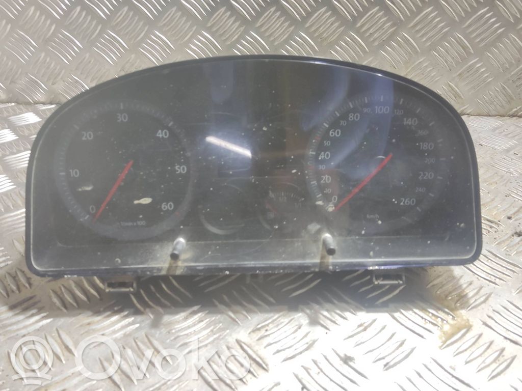 Volkswagen Caddy Speedometer (instrument cluster) 