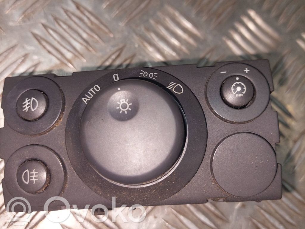 Opel Astra H Light switch 